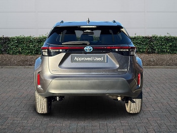 Used Toyota Yaris 2023 for sale - 77052423: Photo