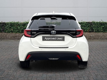 Used Toyota Yaris 2020 for sale - 76800473: Photo