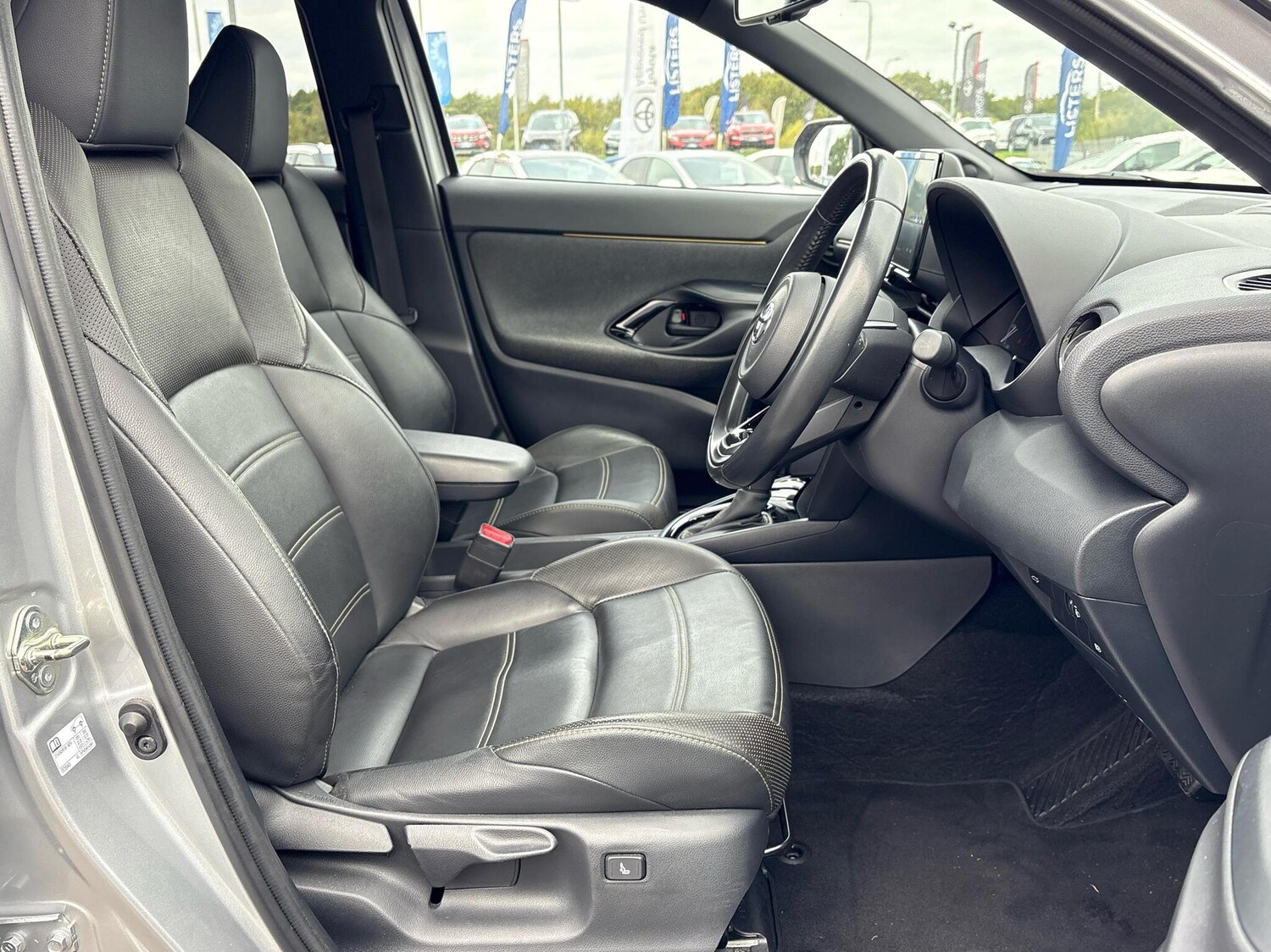 Used Toyota Yaris 2022 for sale - 76139678: Photo 11