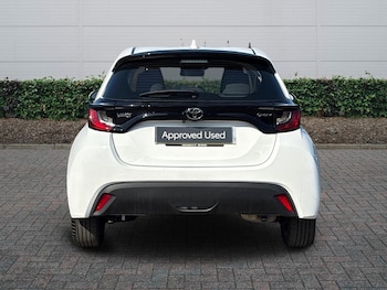 Used Toyota Yaris 2024 for sale - 77840927: Photo