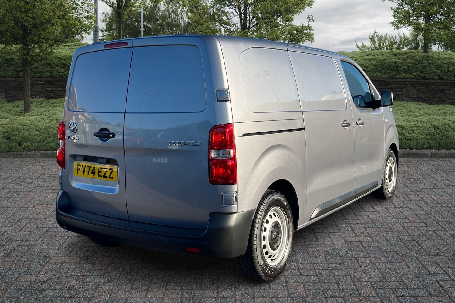 Used Toyota ProAce 2024 for sale - 76730795: Photo 2