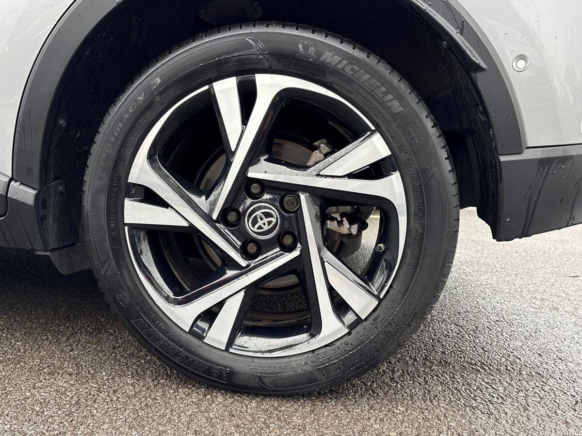 Used Toyota C-HR 2023 for sale - 77013641: Photo 17