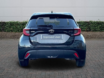 Used Toyota Yaris 2024 for sale - 77280630: Photo