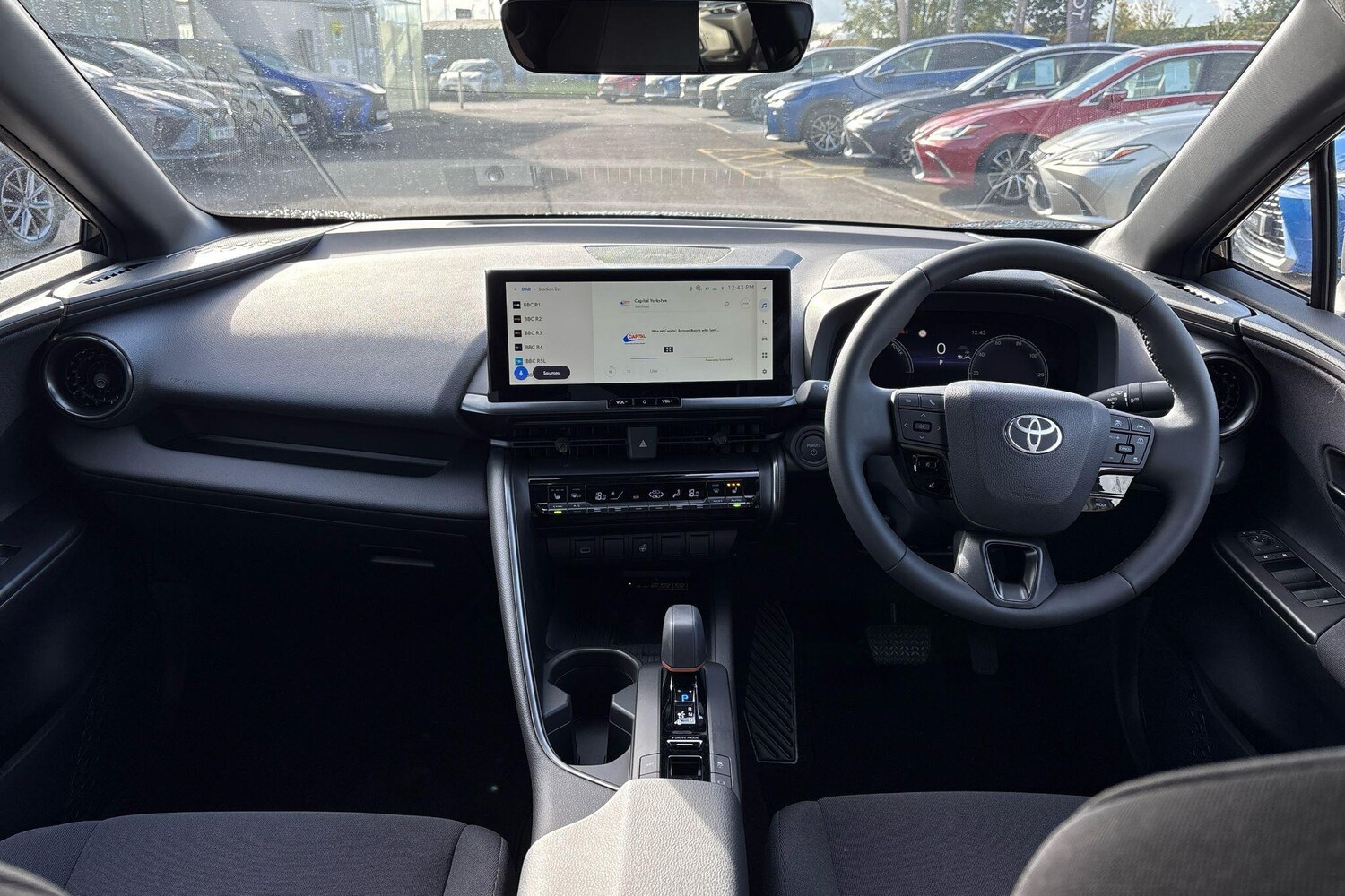 Used Toyota C-HR 2025 for sale - 76635395: Photo 31