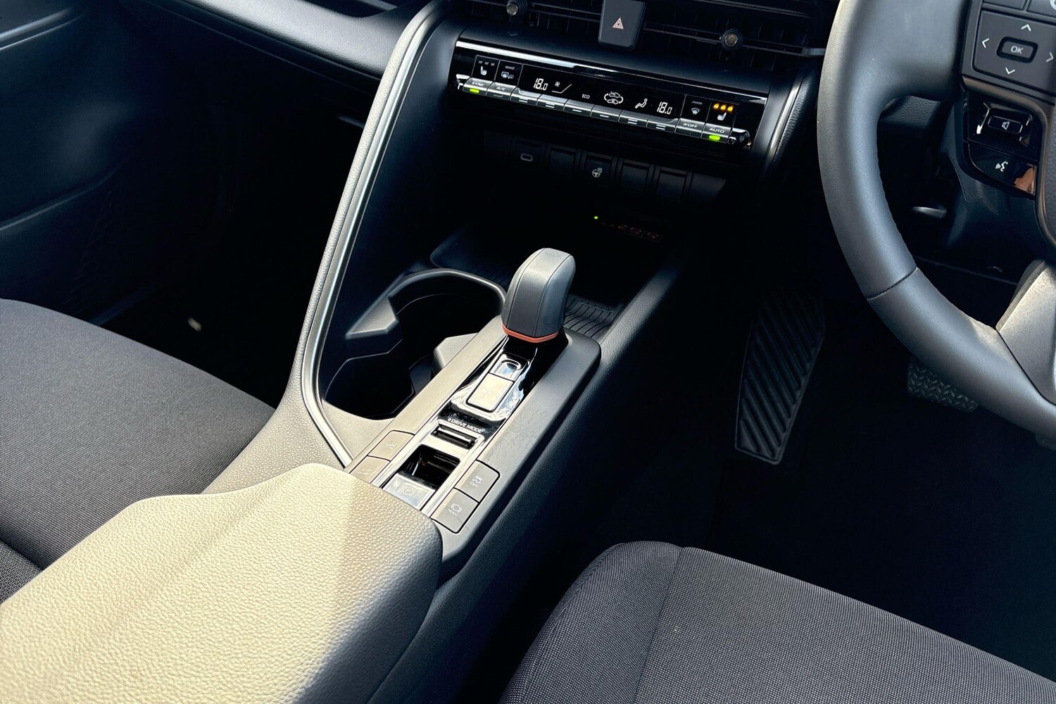 Used Toyota C-HR 2025 for sale - 76635395: Photo 32