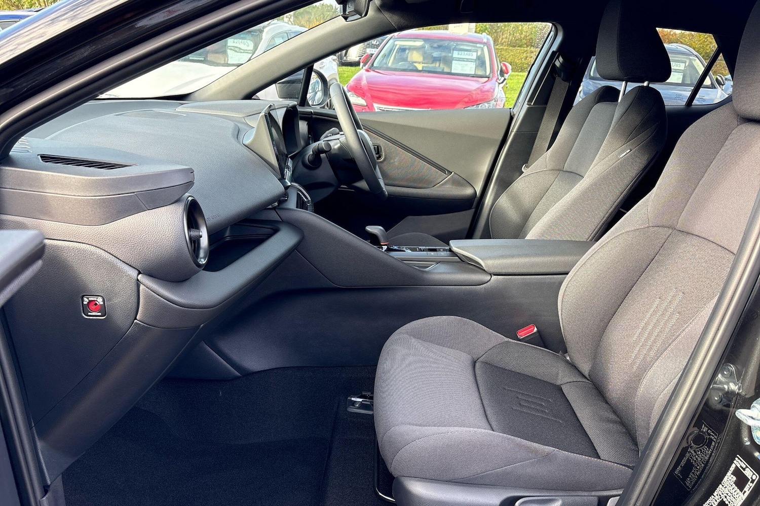 Used Toyota C-HR 2025 for sale - 76635395: Photo 44