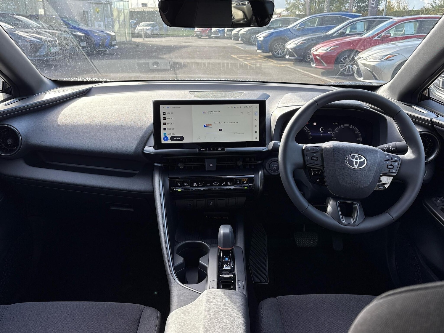 Used Toyota C-HR 2025 for sale - 76635395: Photo 5