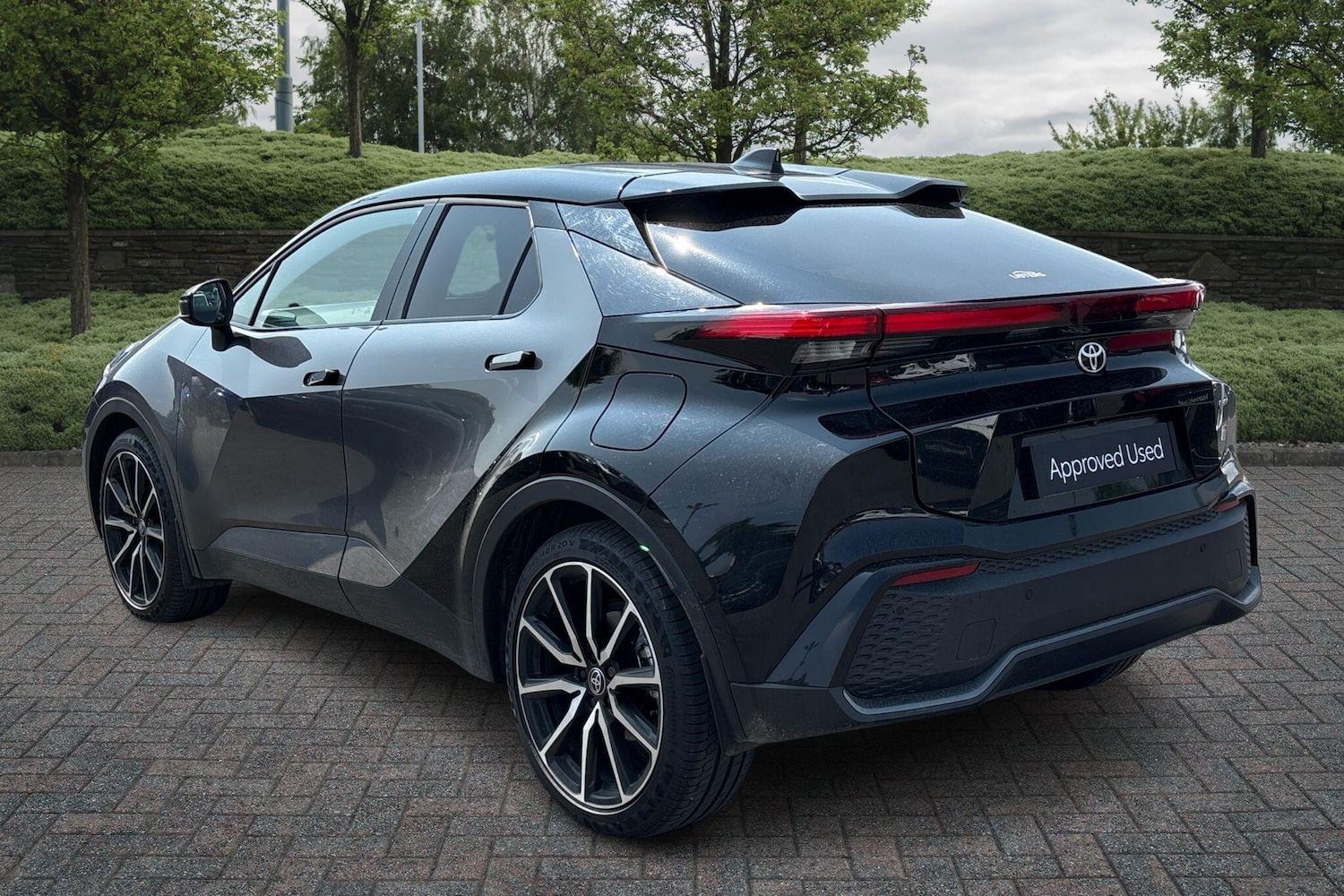 Used Toyota C-HR 2025 for sale - 76635384: Photo 4