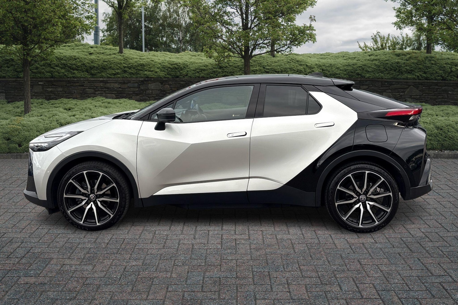 Used Toyota C-HR 2025 for sale - 76350471: Photo 16