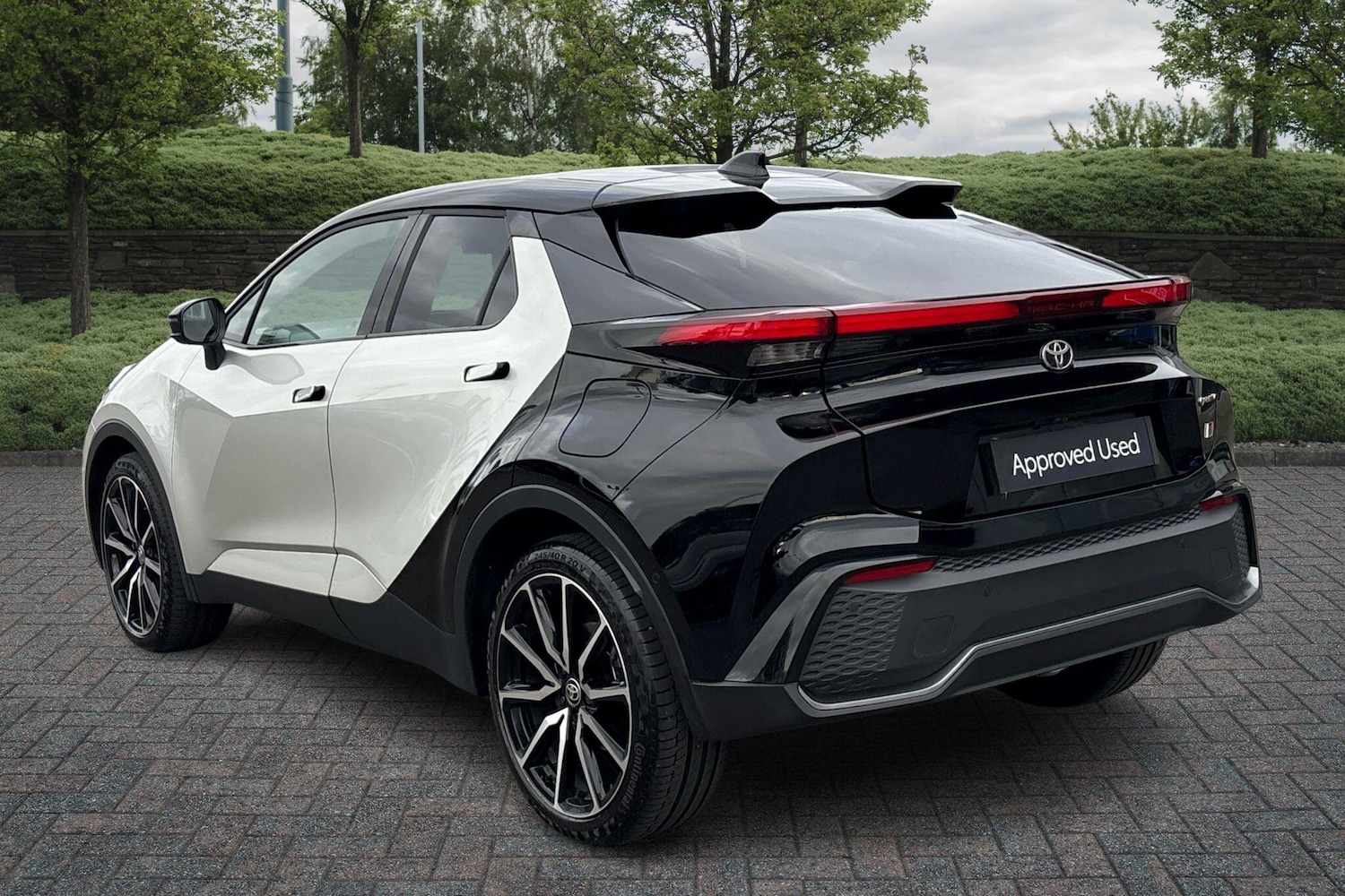 Used Toyota C-HR 2025 for sale - 76350471: Photo 4