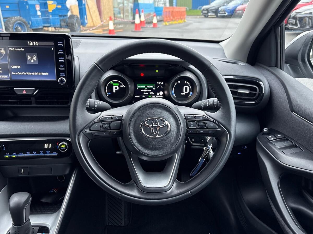 Used Toyota Yaris 2023 for sale - 77021763: Photo 17