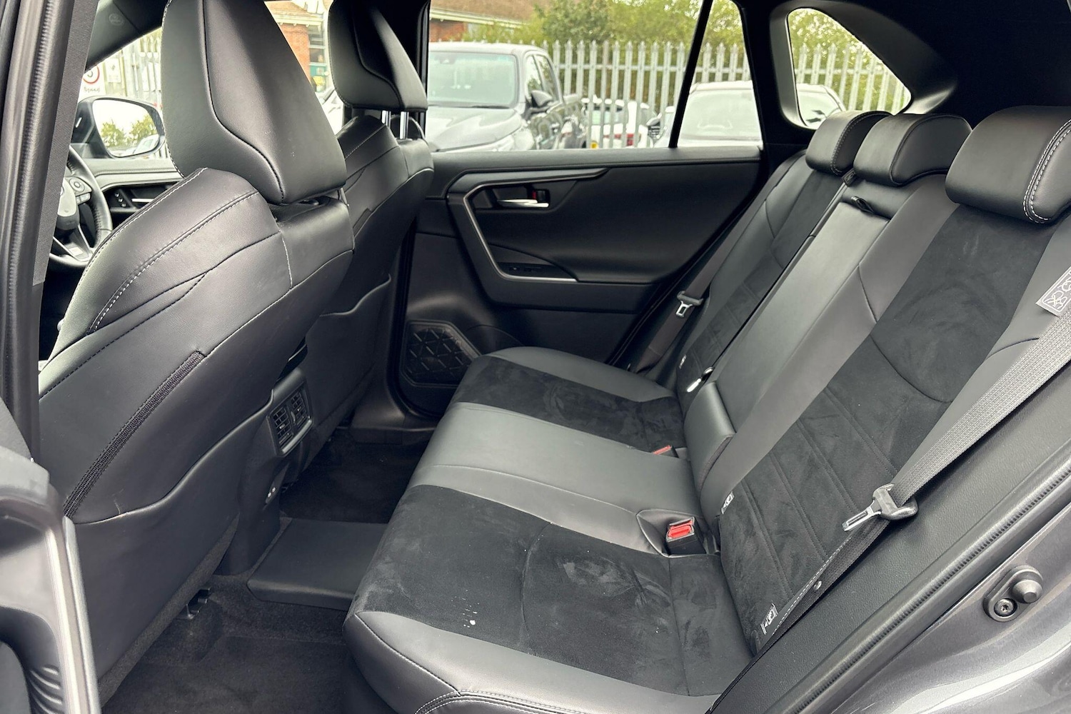Used Toyota RAV4 2025 for sale - 76359738: Photo 22