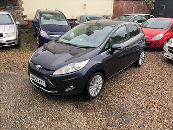 Used Ford Fiesta 2010 for sale - 77703360: Photo