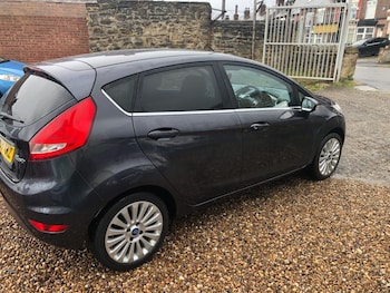 Used Ford Fiesta 2010 for sale - 77703360: Photo