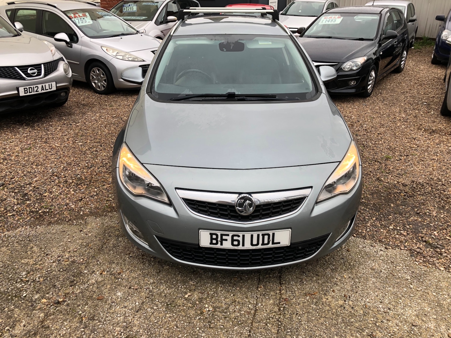 Used Vauxhall Astra 2011 for sale - 77072976: Photo 2