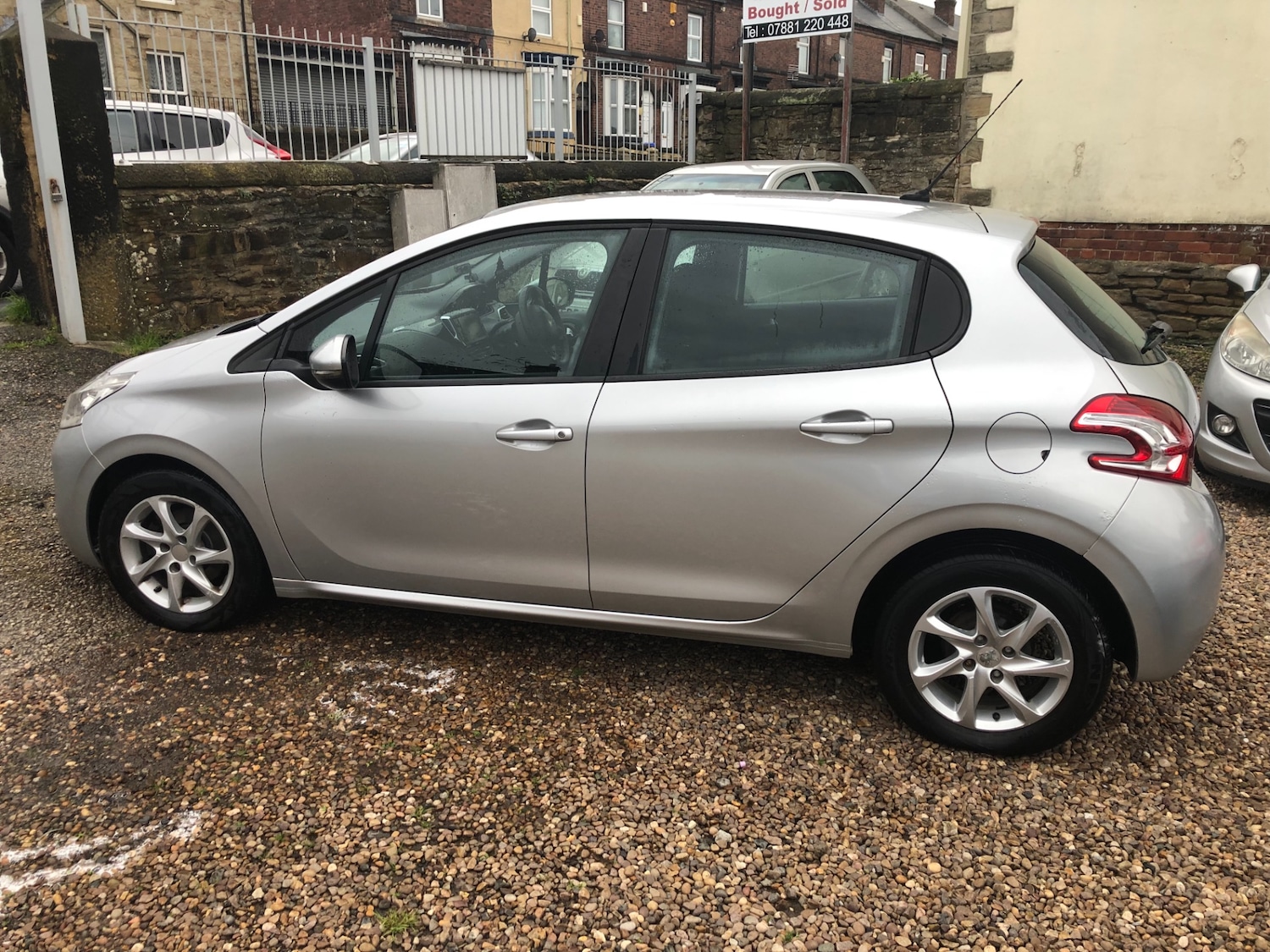 Used Peugeot 208 2015 for sale - 76971541: Photo 3