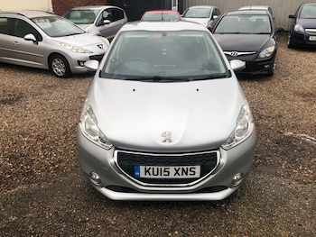 Used Peugeot 208 2015 for sale - 76971541: Photo