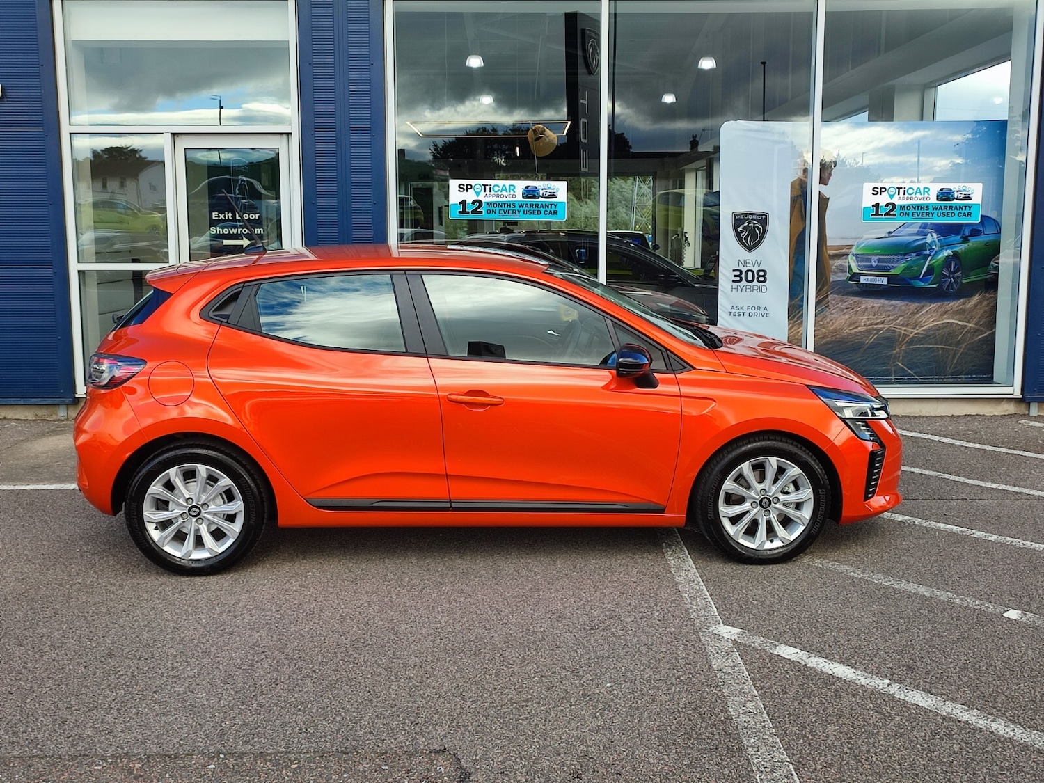 Used Renault Clio 2025 for sale - 76680033: Photo 5