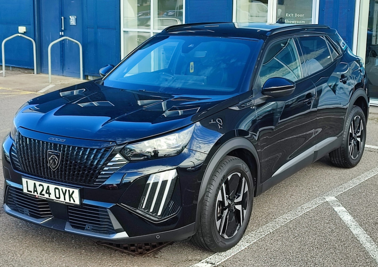 Used Peugeot 2008 2024 for sale - 76677100: Photo 4