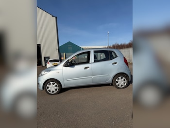Used Hyundai i10 2011 for sale - 77953425: Photo