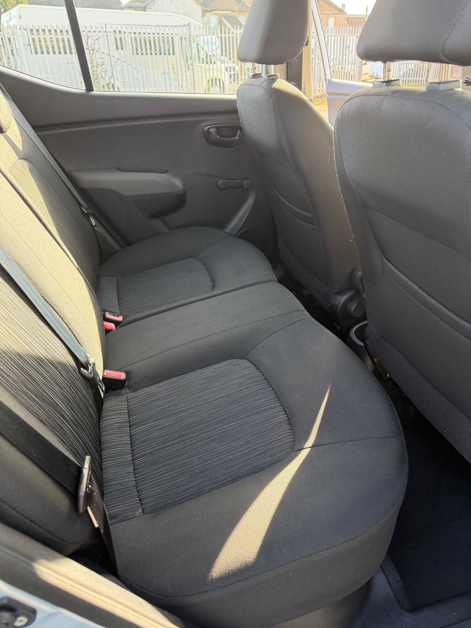 Used Hyundai i10 2011 for sale - 77953425: Photo 9