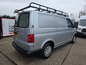 Used Volkswagen Transporter 2017 for sale - 77330984: Photo