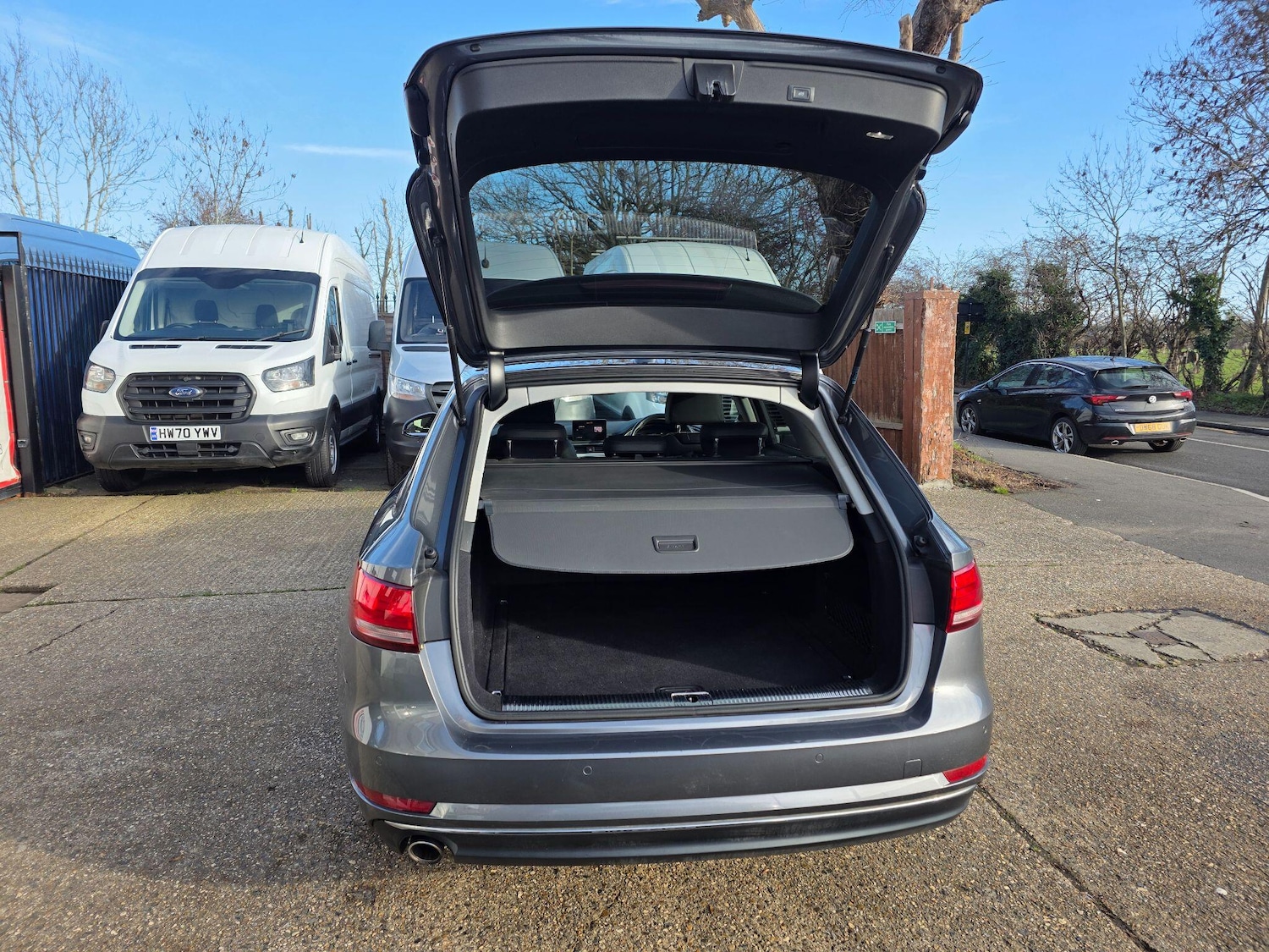 Used Audi A4 2017 for sale - 77315357: Photo 5