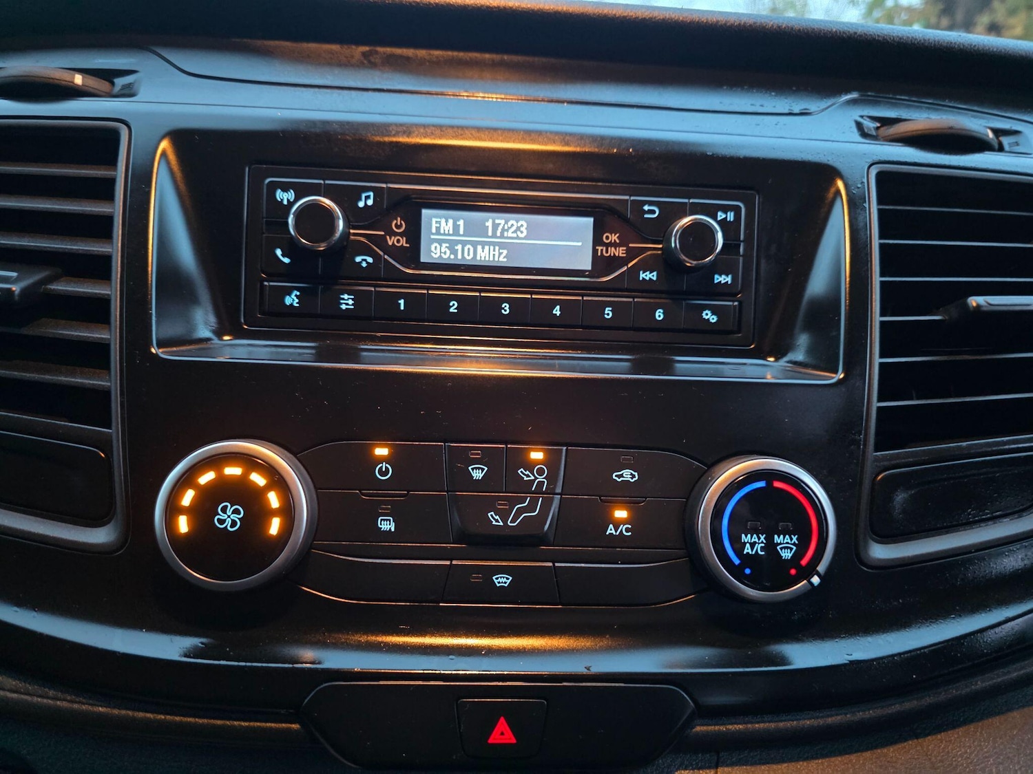 Used Ford Transit Custom 2018 for sale - 76989768: Photo 25