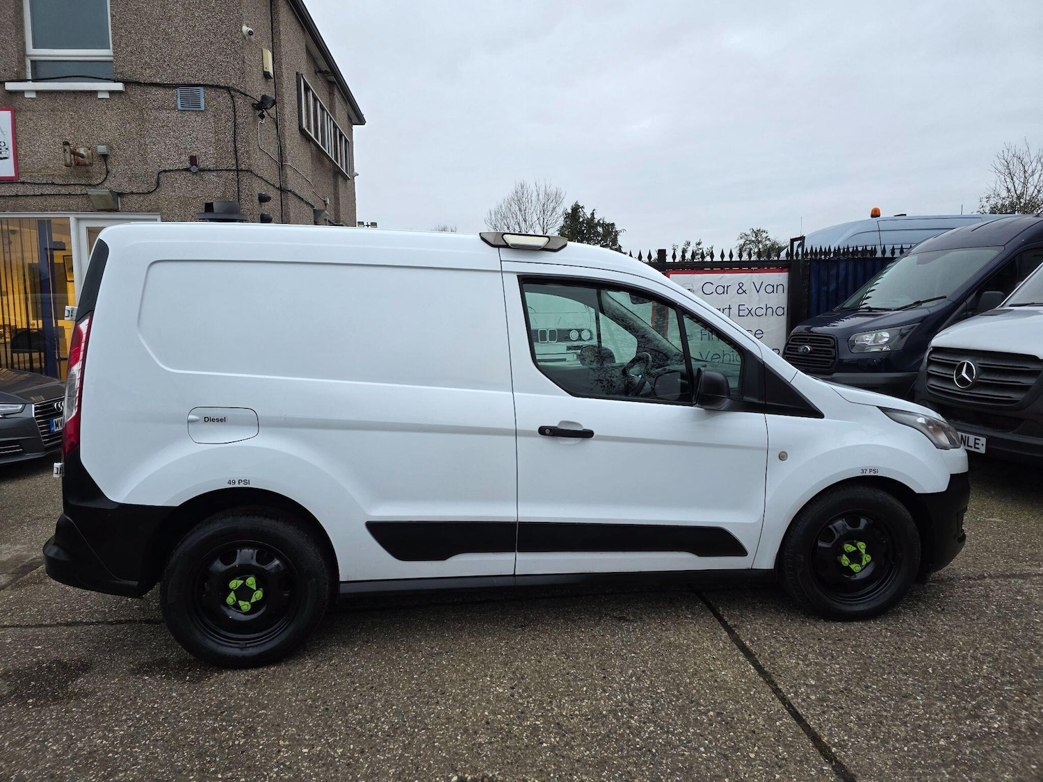 Used Ford Transit Connect 2018 for sale - 77645902: Photo 2