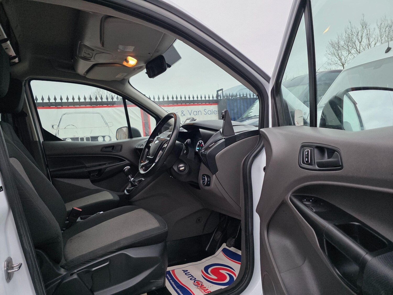 Used Ford Transit Connect 2018 for sale - 77645902: Photo 24