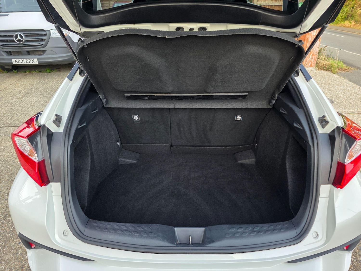 Used Toyota C-HR for sale - 76989263: Photo 6