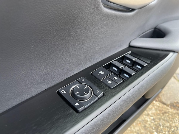 Used Lexus UX 2022 for sale - 73140012: Photo 30