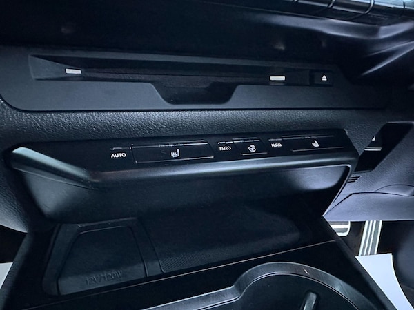 Used Lexus UX 2022 for sale - 73140012: Photo 42