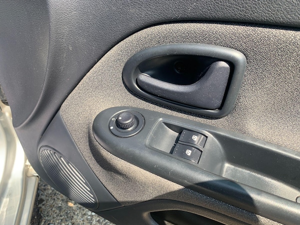 Used Renault Clio 2005 for sale - 75023929: Photo 28