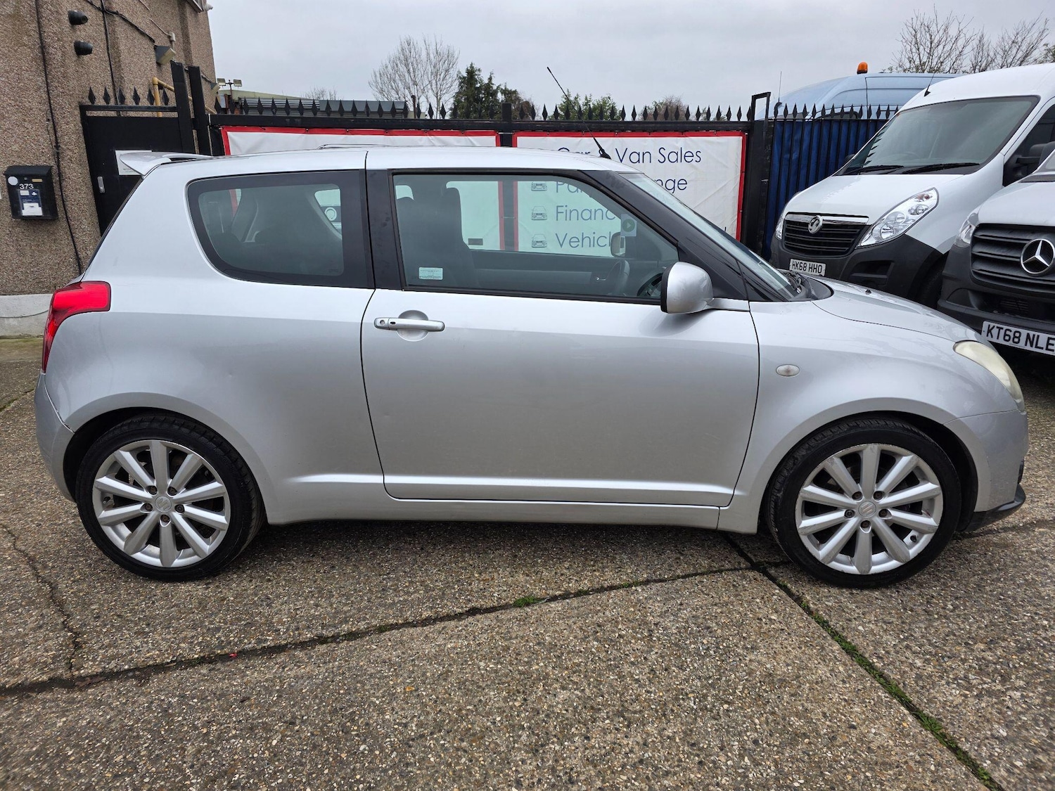 Used Suzuki Swift 2008 for sale - 77074608: Photo 2