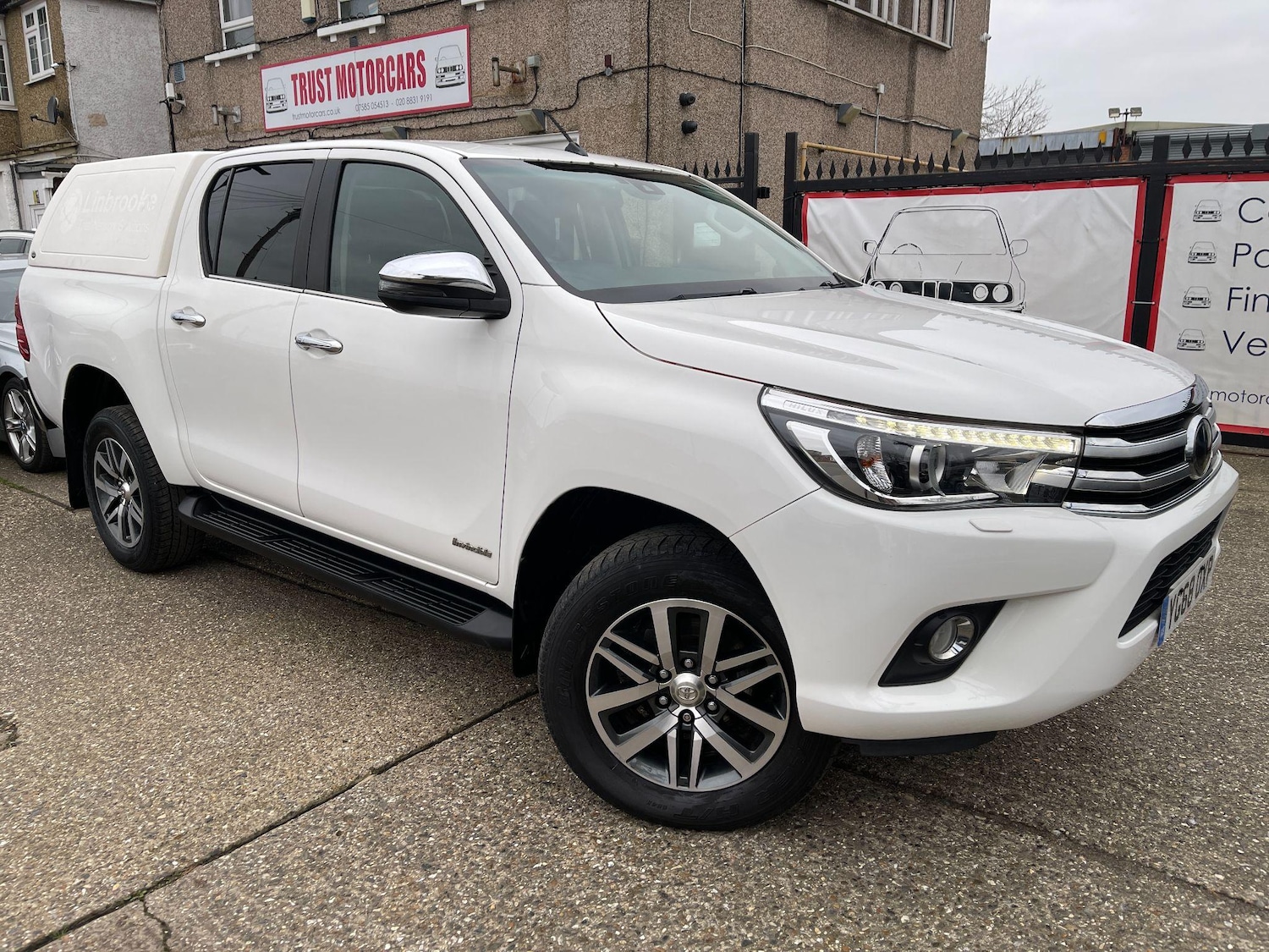 Used Toyota Hilux 2018 for sale - 76743393: Photo 1