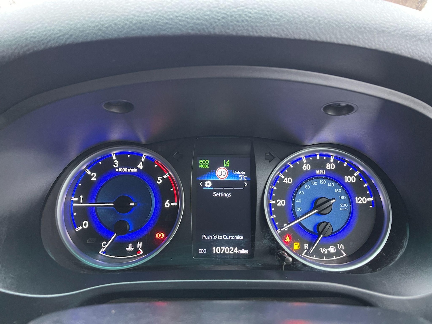 Used Toyota Hilux 2018 for sale - 76743393: Photo 14