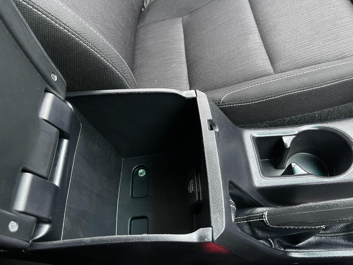 Used Toyota Hilux 2018 for sale - 76743393: Photo 34