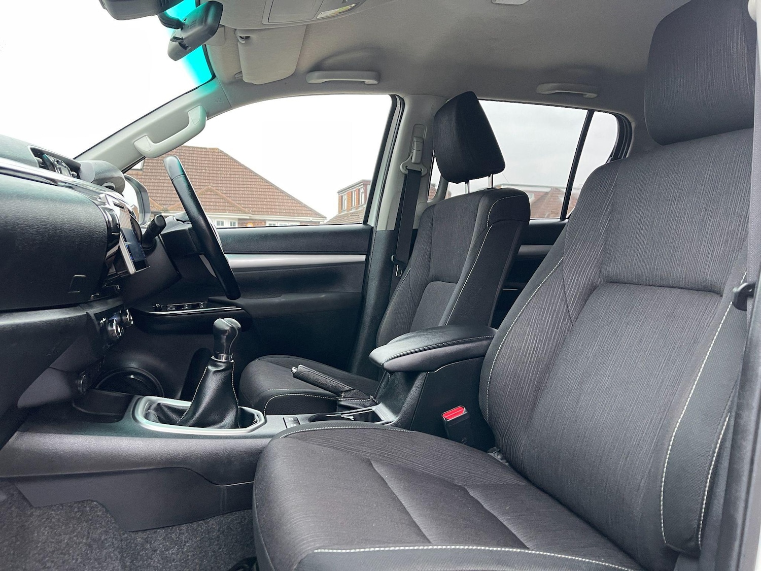 Used Toyota Hilux 2018 for sale - 76743393: Photo 36