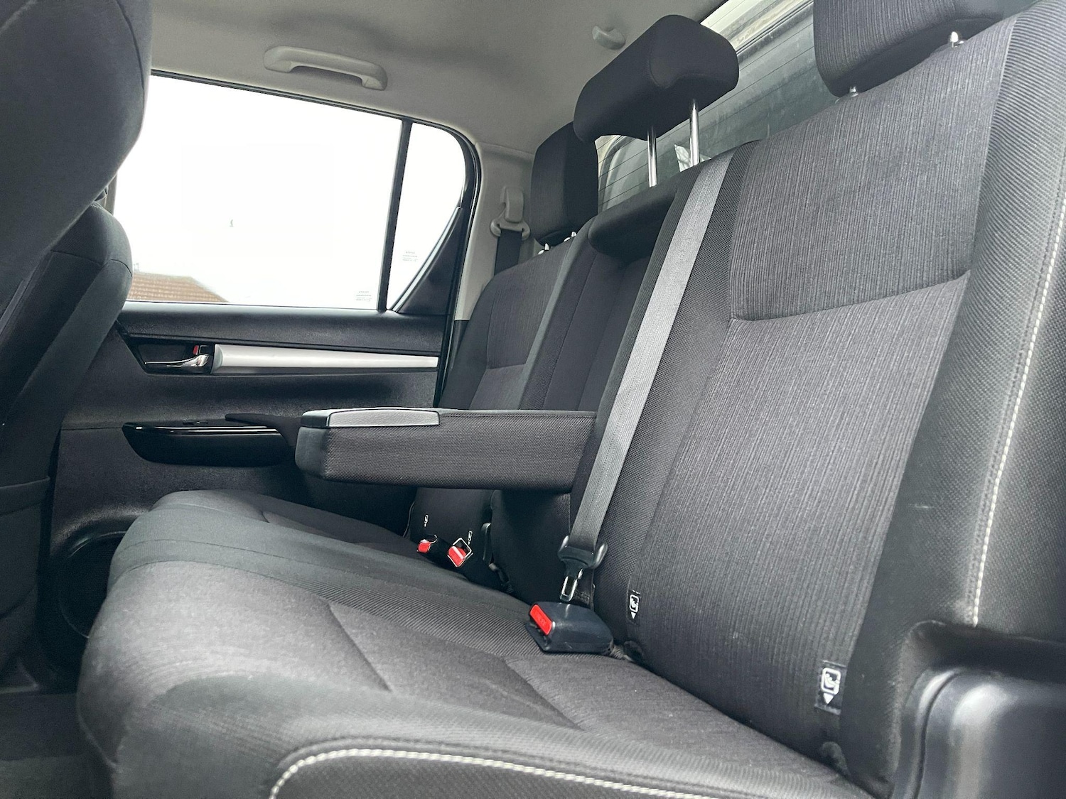 Used Toyota Hilux 2018 for sale - 76743393: Photo 38