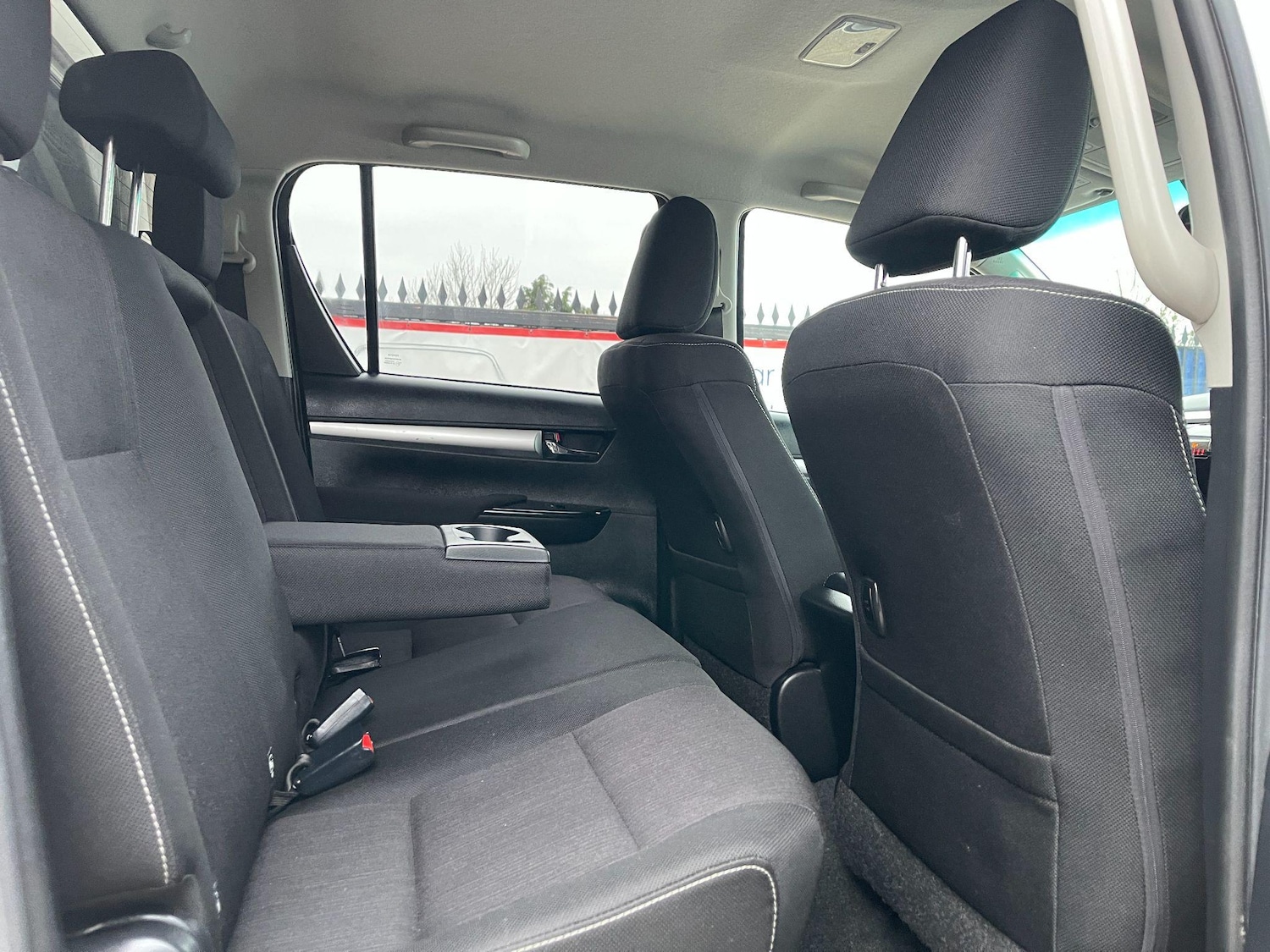 Used Toyota Hilux 2018 for sale - 76743393: Photo 48