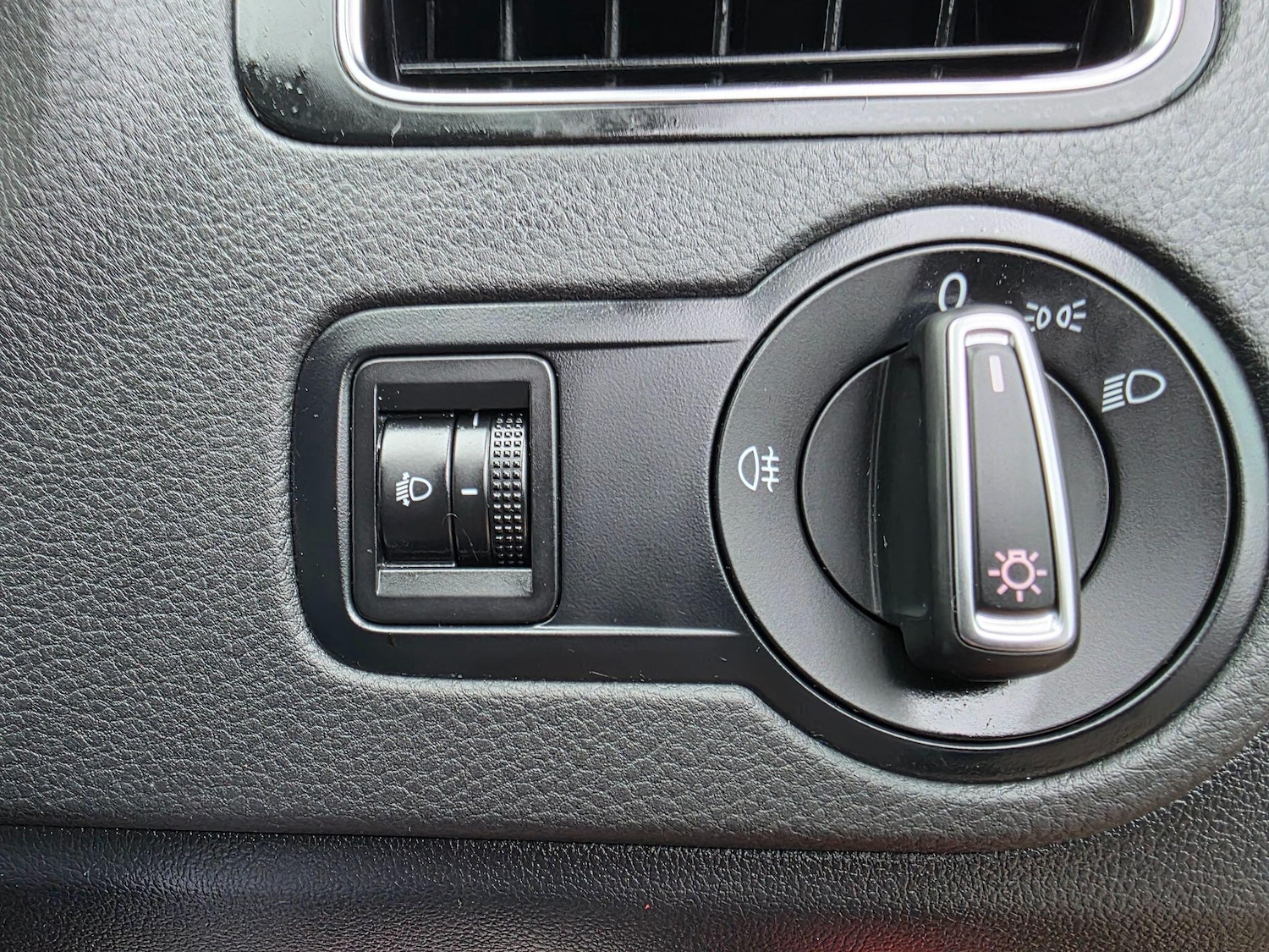 Used Volkswagen Polo 2016 for sale - 76562038: Photo 26