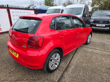 Used Volkswagen Polo 2016 for sale - 76562038: Photo