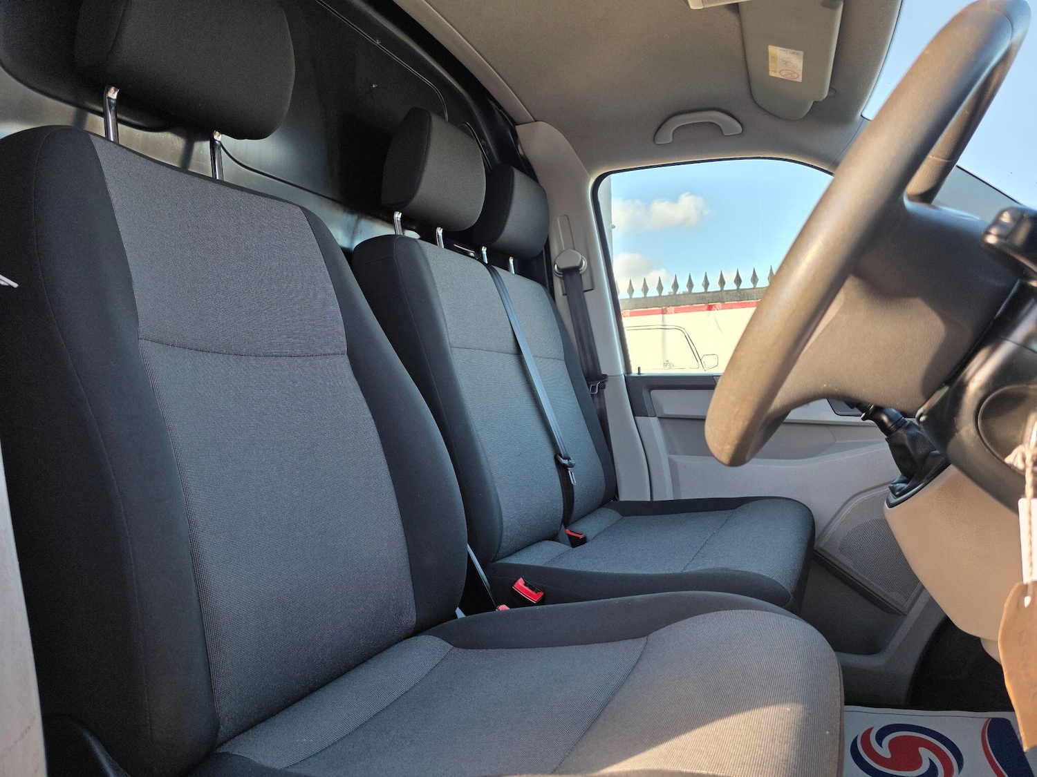 Used Volkswagen Transporter 2018 for sale - 77016644: Photo 25