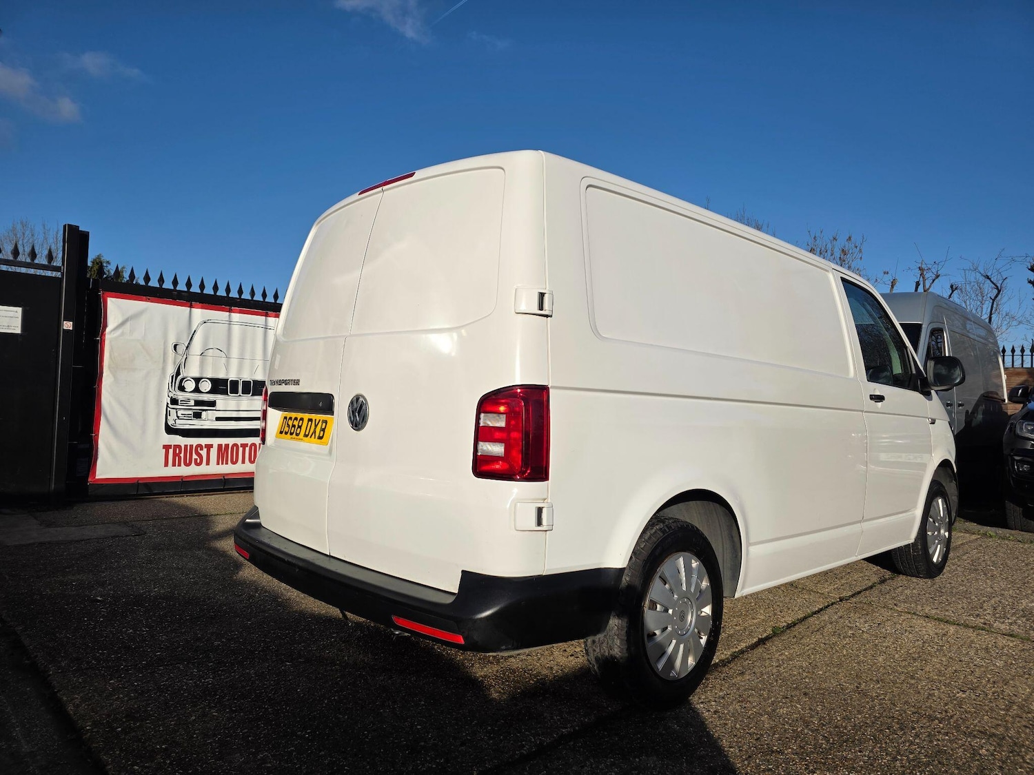 Used Volkswagen Transporter 2018 for sale - 77016644: Photo 3