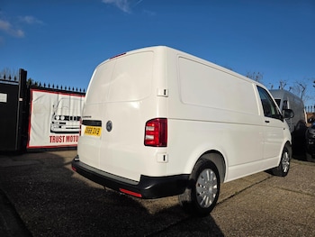 Used Volkswagen Transporter 2018 for sale - 77016644: Photo