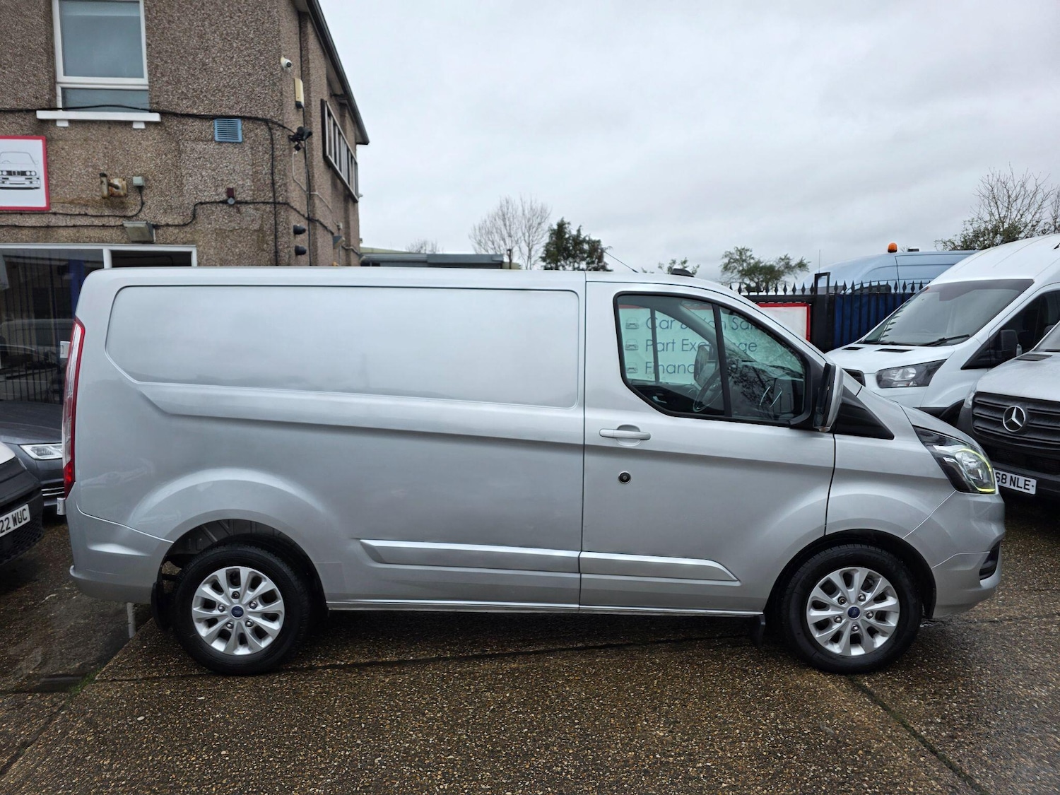 Used Ford Transit Custom 2021 for sale - 77484398: Photo 2