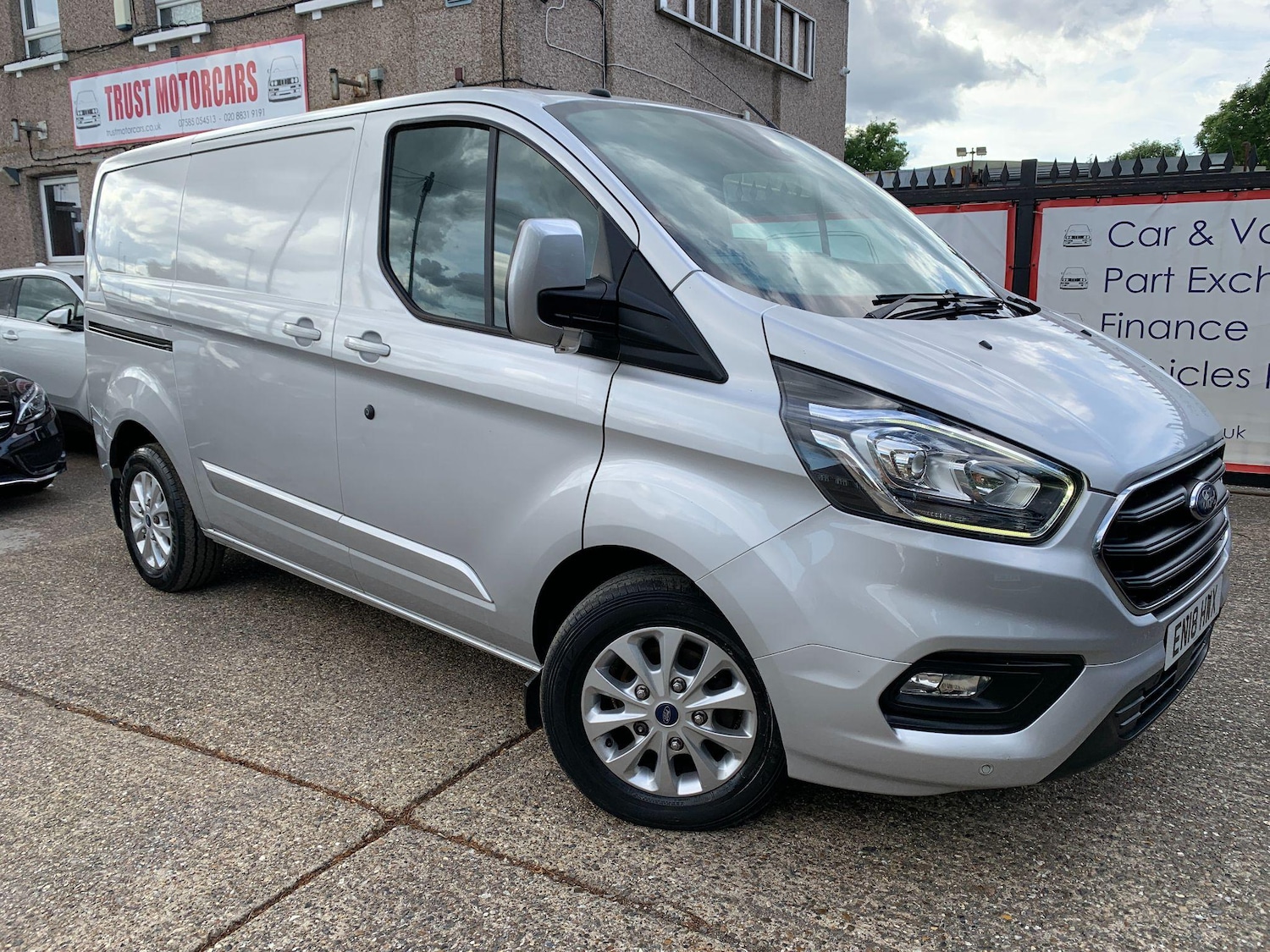 Used Ford Transit Custom 2018 for sale - 76766029: Photo 1