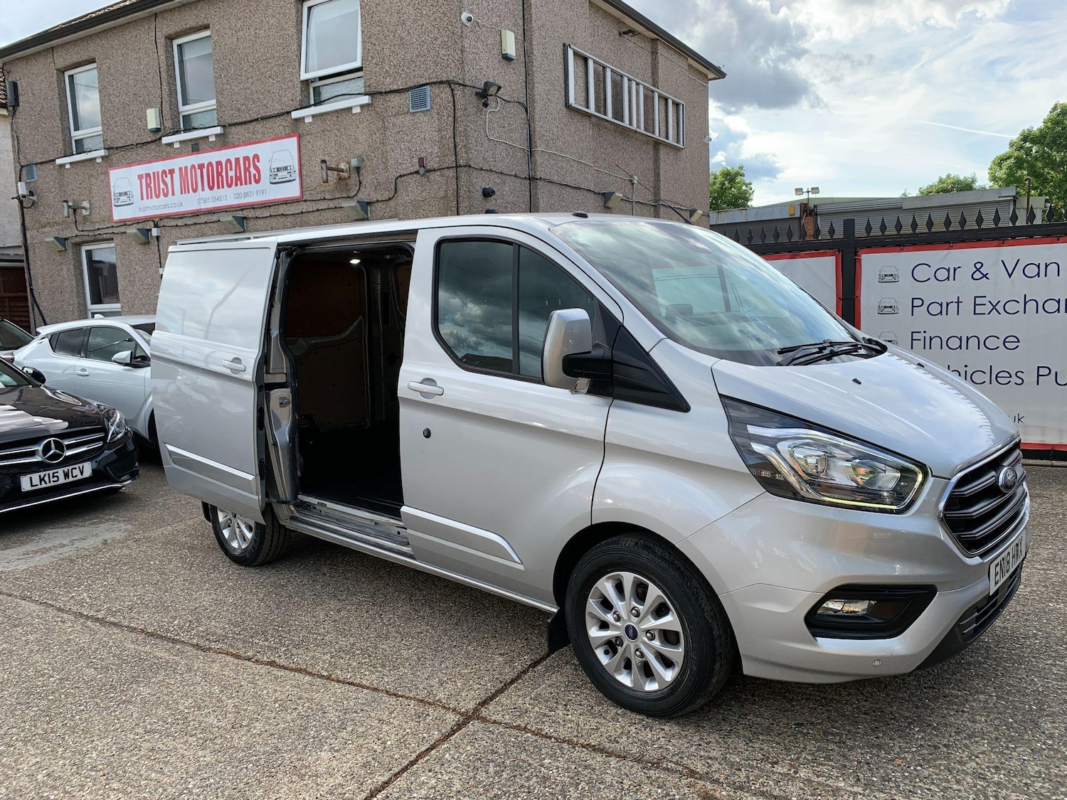 Used Ford Transit Custom 2018 for sale - 76766029: Photo 2