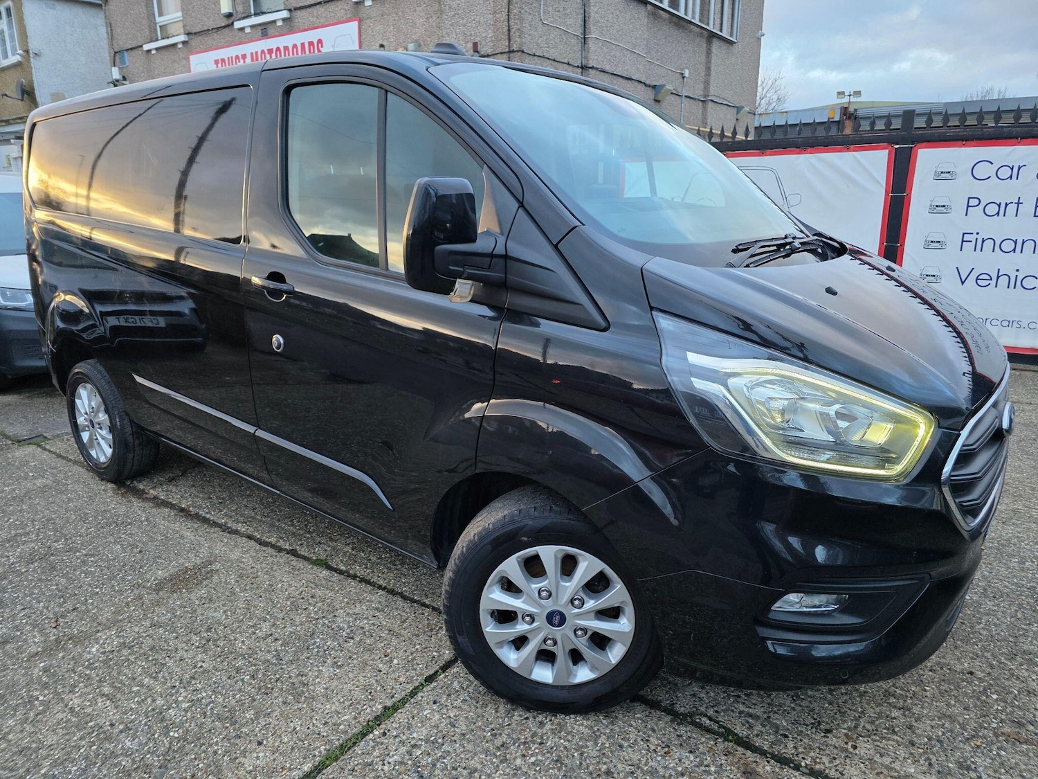 Used Ford Transit Custom 2020 for sale - 76964762: Photo 1
